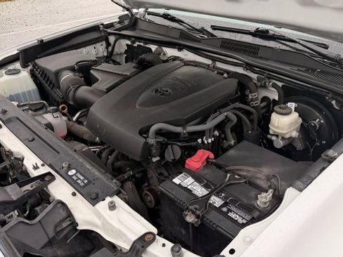 Used 2018 Toyota Tacoma SR5 image 56