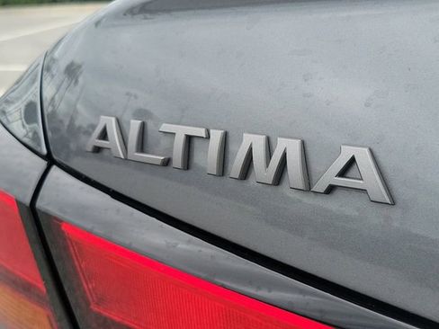 Used 2024 Nissan Altima 2.5 SV image 10