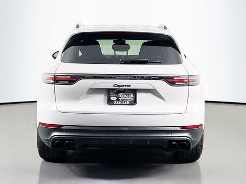 Used 2023 Porsche Cayenne AWD/4WD image 6