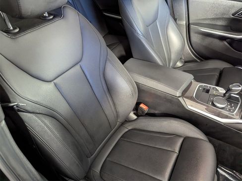 Used 2019 BMW 330i xDrive Sedan w/ Driving Assistance Package image 33