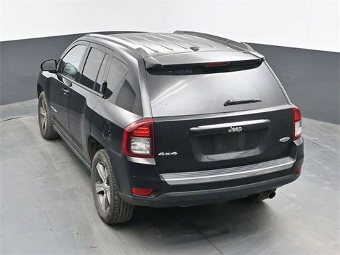 Used 2016 Jeep Compass High Altitude image 23