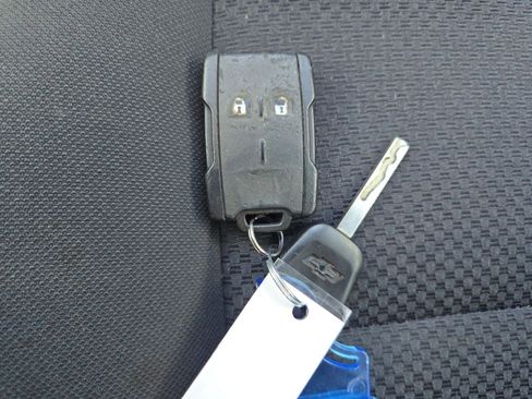 Used 2018 Chevrolet Silverado 1500 LT image 30