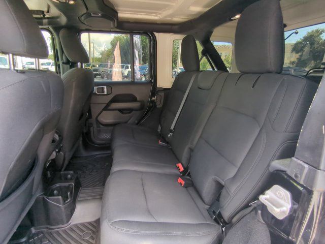 Used 2021 Jeep Wrangler Unlimited Sahara AWD/4WD image 15