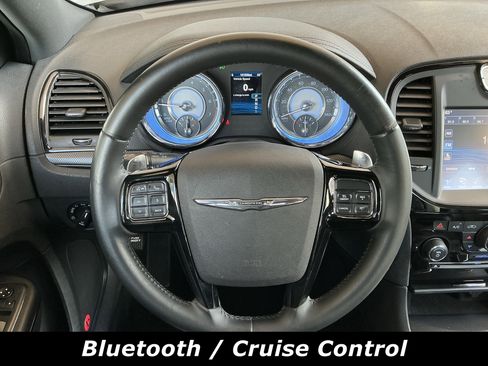 Used 2013 Chrysler 300 S image 5