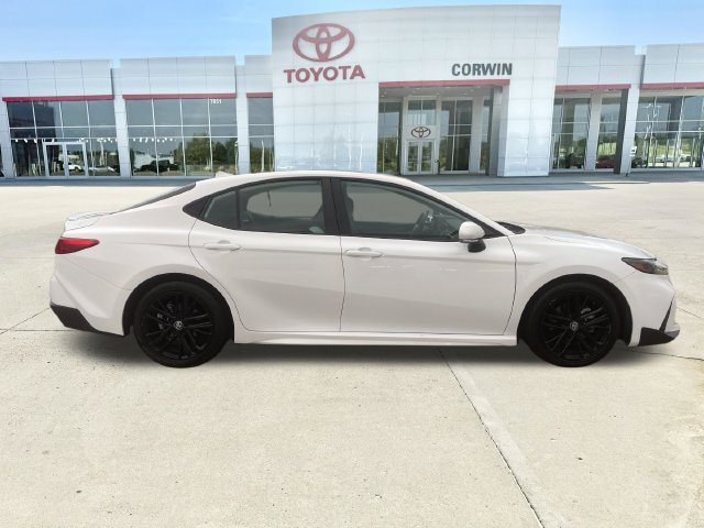 Used 2025 Toyota Camry SE FWD image 6