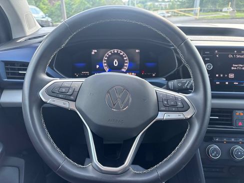 Used 2022 Volkswagen Taos SE FWD image 15