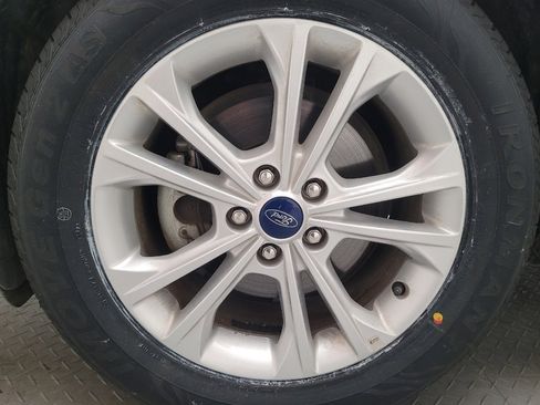 Used 2019 Ford Escape SE FWD image 31