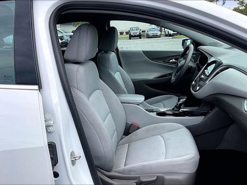 Used 2022 Chevrolet Malibu LT image 28