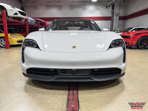 Used 2021 Porsche Taycan image 8