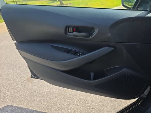 Used 2022 Toyota Corolla LE FWD image 26