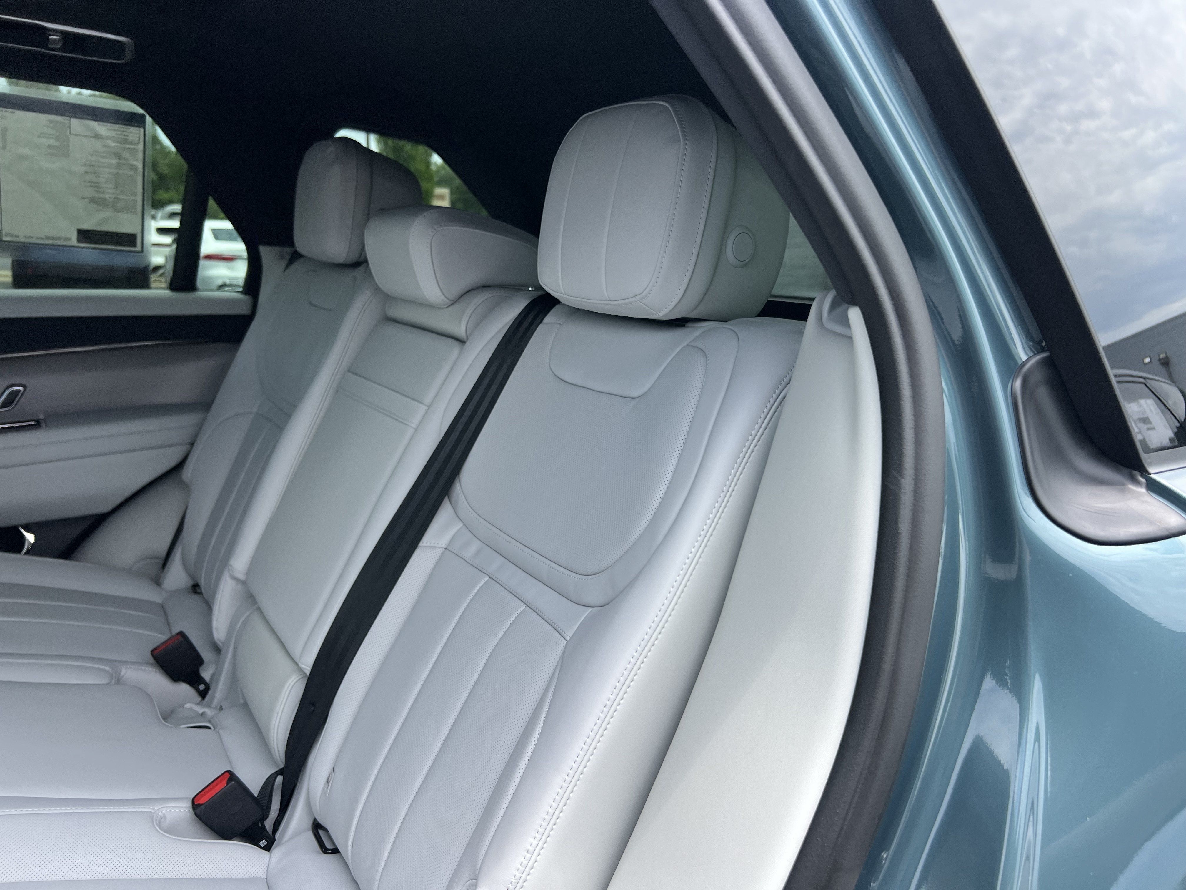 New 2026 Land Rover Range Rover Sport SE AWD/4WD image 26