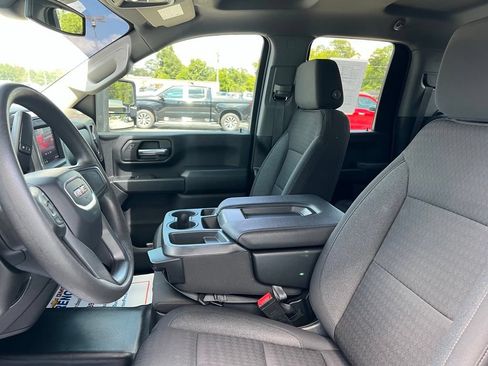Used 2024 GMC Sierra 2500 Pro AWD/4WD image 9