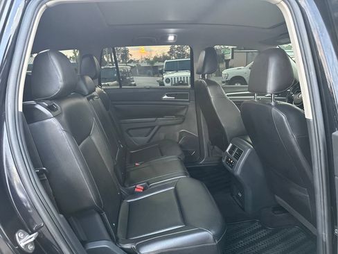Used 2018 Volkswagen Atlas SEL AWD/4WD image 16