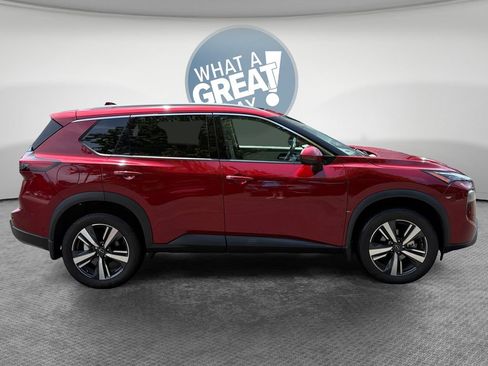 Used 2024 Nissan Rogue SL w/ SL Premium Package FWD image 2