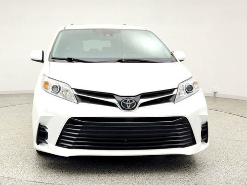 Used 2020 Toyota Sienna LE FWD image 2