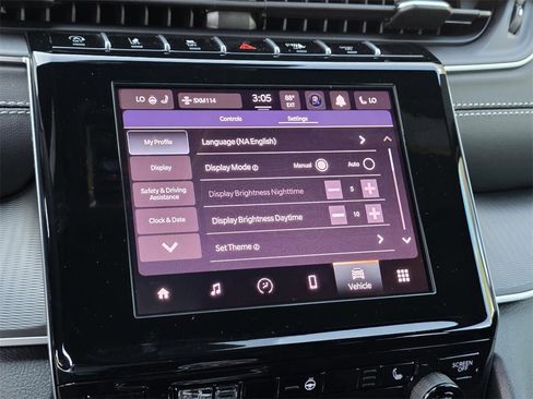 New 2025 Jeep Grand Cherokee Altitude image 17