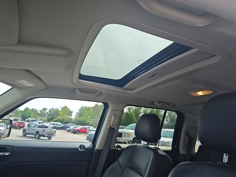 Used 2017 Jeep Patriot High Altitude AWD/4WD image 27