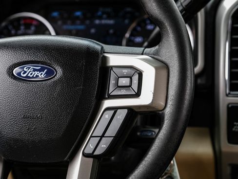 Used 2019 Ford F250 Lariat w/ Lariat Value Package AWD/4WD image 16