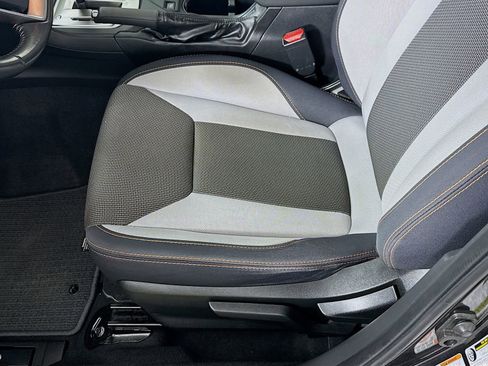 Used 2019 Subaru Crosstrek 2.0i Premium w/ Eyesight System image 16