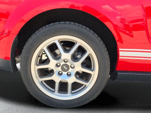 Used 2007 Ford Mustang Shelby GT500 RWD image 25