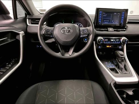 Used 2021 Toyota RAV4 XLE image 6