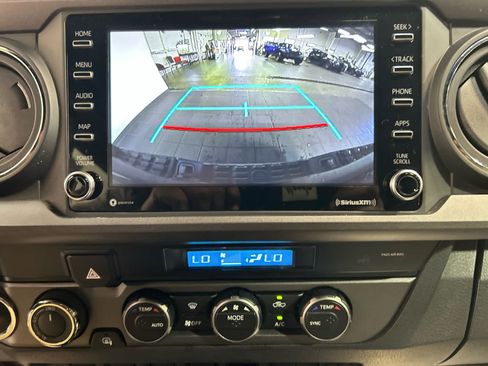 Used 2023 Toyota Tacoma TRD Off-Road w/ Technology Package AWD/4WD image 5