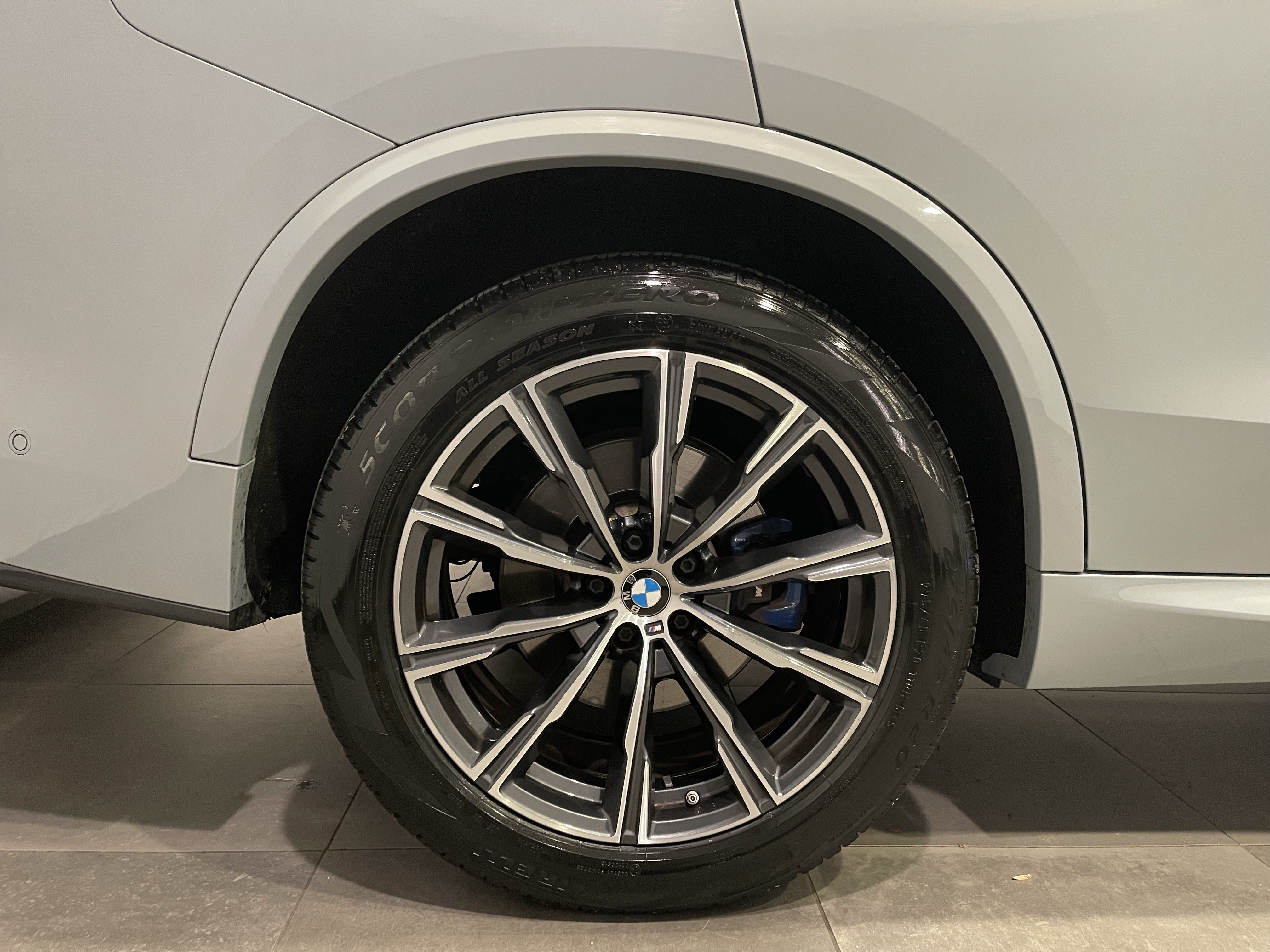 Certified 2024 BMW X5 xDrive40i w/ M Sport Package AWD/4WD image 11