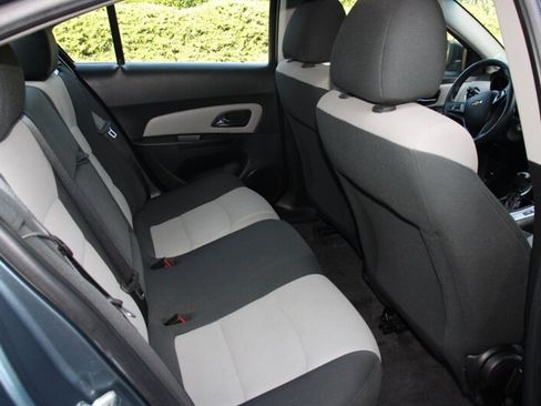 Used 2012 Chevrolet Cruze LS w/ Connectivity Package FWD image 6