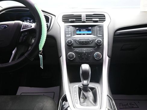 Used 2016 Ford Fusion SE AWD/4WD image 16