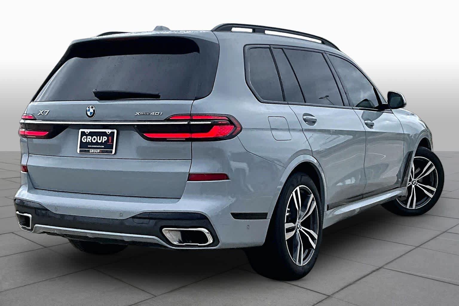 Used 2025 BMW X7 xDrive40i w/ M Sport Package AWD/4WD image 12