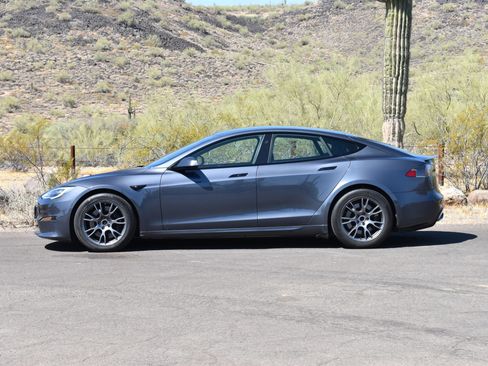 Used 2022 Tesla Model S Plaid AWD/4WD image 6