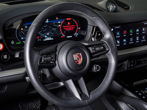 Certified 2025 Porsche Cayenne Coupe image 18