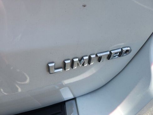 Used 2019 Jeep Grand Cherokee Limited image 16