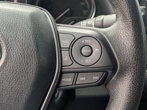 Used 2020 Toyota Camry LE image 11