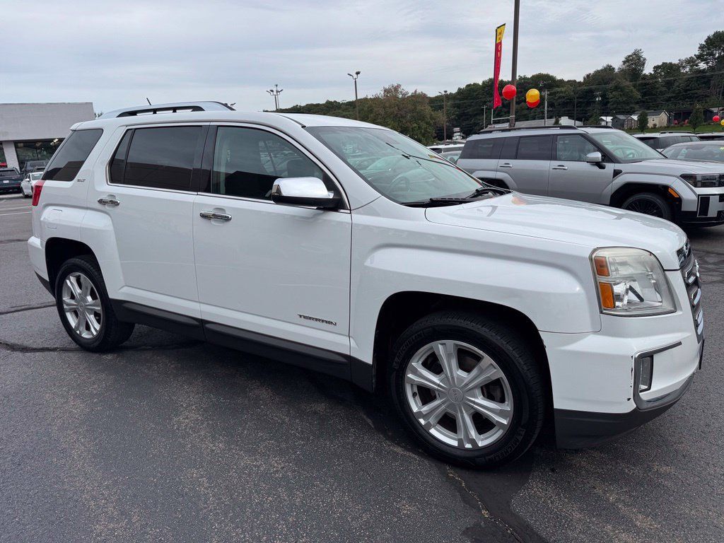 Used 2017 GMC Terrain SLT w/ Driver Alert Package I FWD image 3