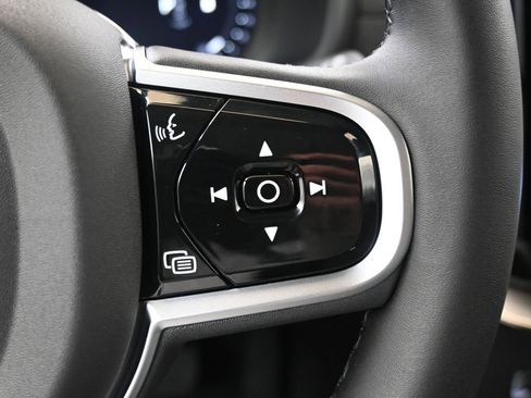 New 2026 Volvo XC90 B6 Plus w/ Protection Package Premier image 29