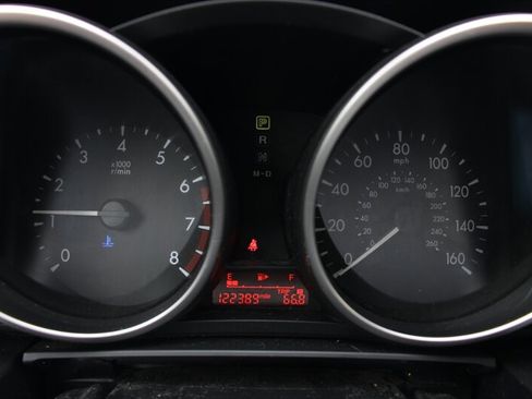 Used 2012 MAZDA MAZDA5 Touring w/ Moonroof & Audio Pkg FWD image 7