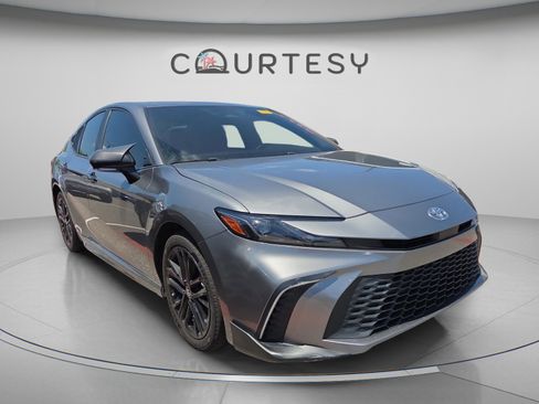 Certified 2025 Toyota Camry SE w/ Convenience Package FWD image 4