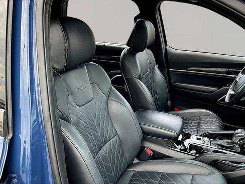 Used 2024 Kia Telluride EX X-Line image 30