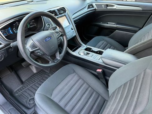 Used 2019 Ford Fusion SE FWD image 13