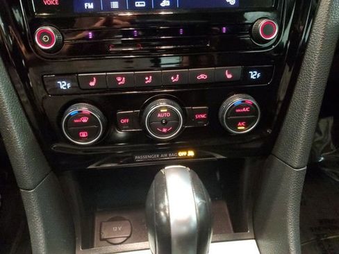 Used 2022 Volkswagen Passat 2.0T SE image 19