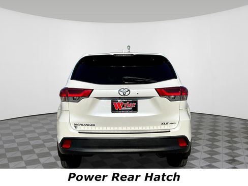 Used 2019 Toyota Highlander XLE AWD/4WD image 5