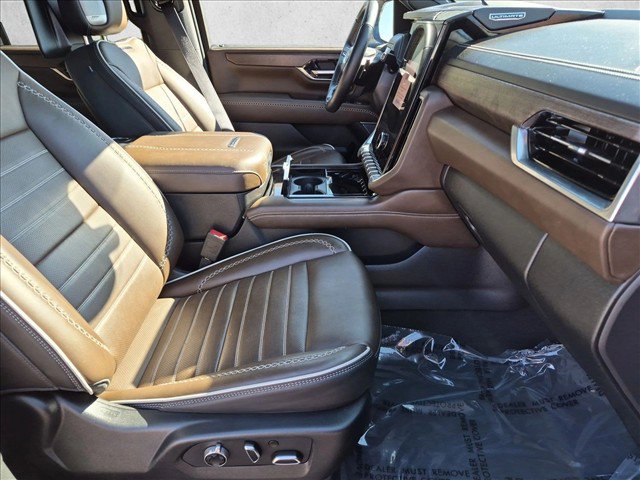 Certified 2025 GMC Yukon Denali Ultimate AWD/4WD image 25