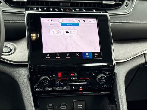 Used 2022 Jeep Grand Cherokee L Limited image 20