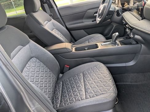 New 2025 Nissan Kicks SV w/ Charging Package image 32