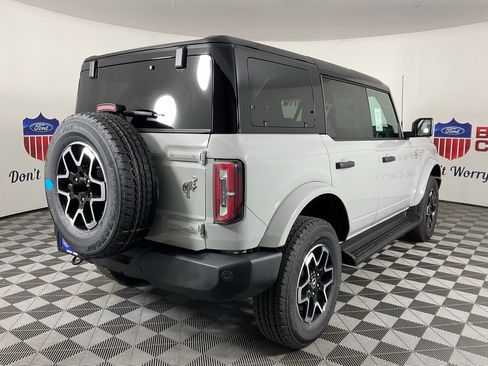 New 2026 Ford Bronco Outer Banks AWD/4WD image 3