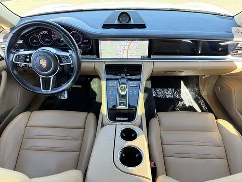 Used 2018 Porsche Panamera RWD image 24