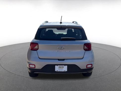Used 2025 Hyundai Venue SEL FWD image 12