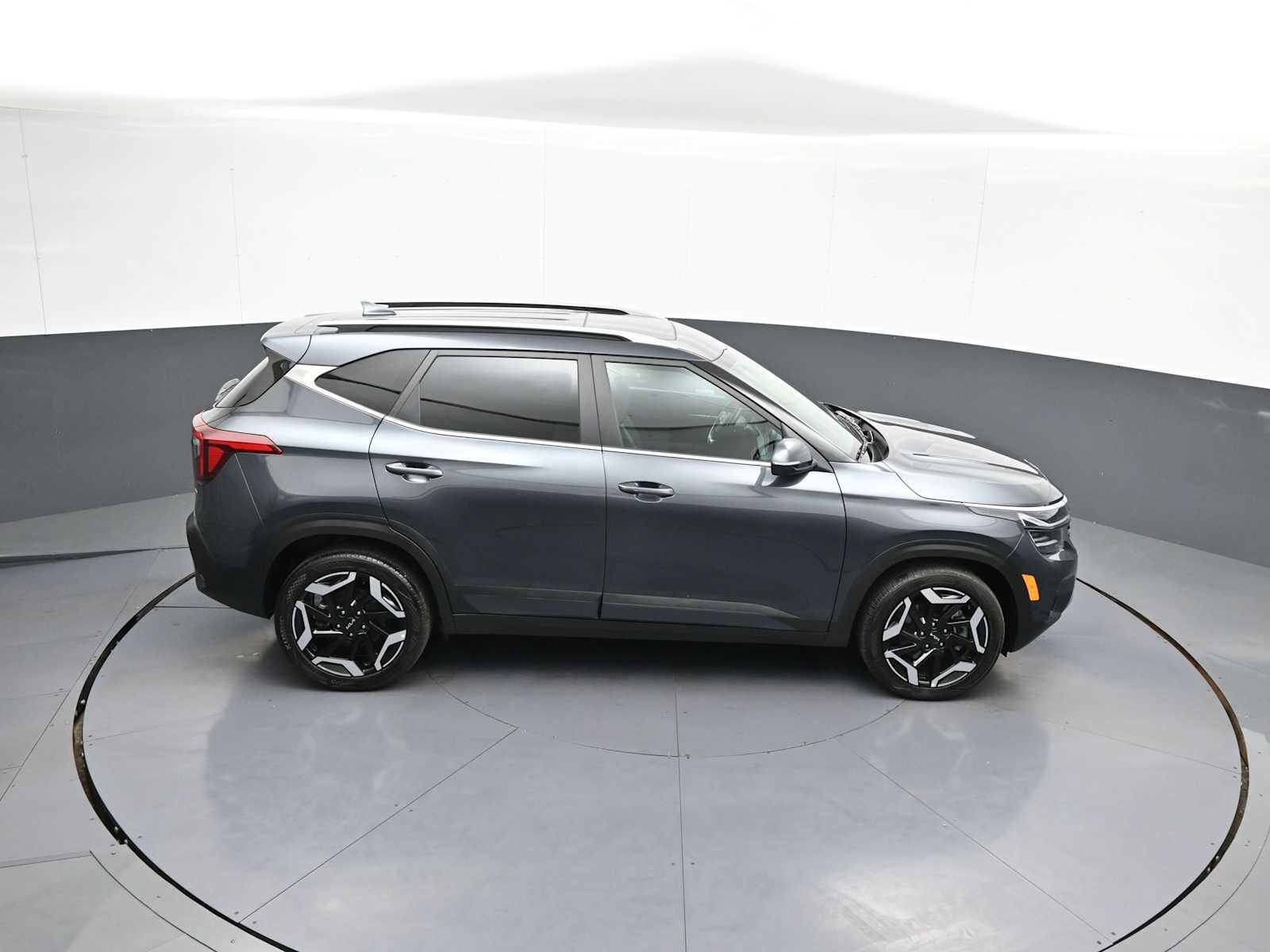 Used 2025 Kia Seltos SX w/ SX Sunroof Package AWD/4WD image 38