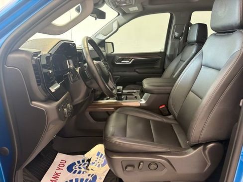 Used 2024 Chevrolet Silverado 1500 LT Trail Boss w/ LT Trail Boss Premium Package AWD/4WD image 15